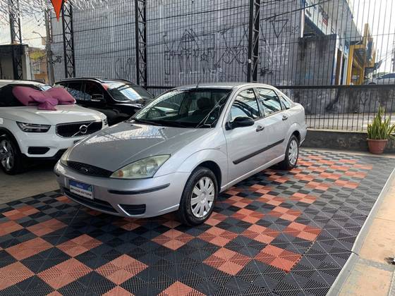 FORD FOCUS 1.6 GLX SEDAN 8V GASOLINA 4P MANUAL FORD FOCUS 1.6 GLX SEDAN 8V GASOLINA 4P MANUAL